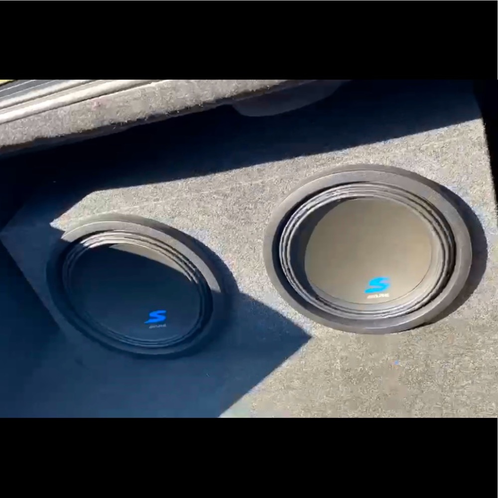 2 12in Alpine subwoofers